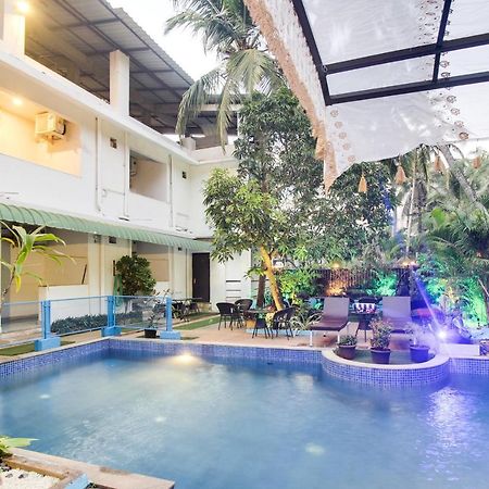 Отель Candolim Sands Экстерьер фото