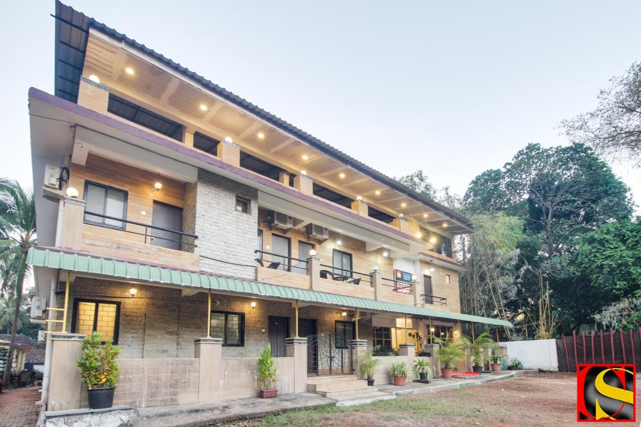 Отель Candolim Sands Экстерьер фото