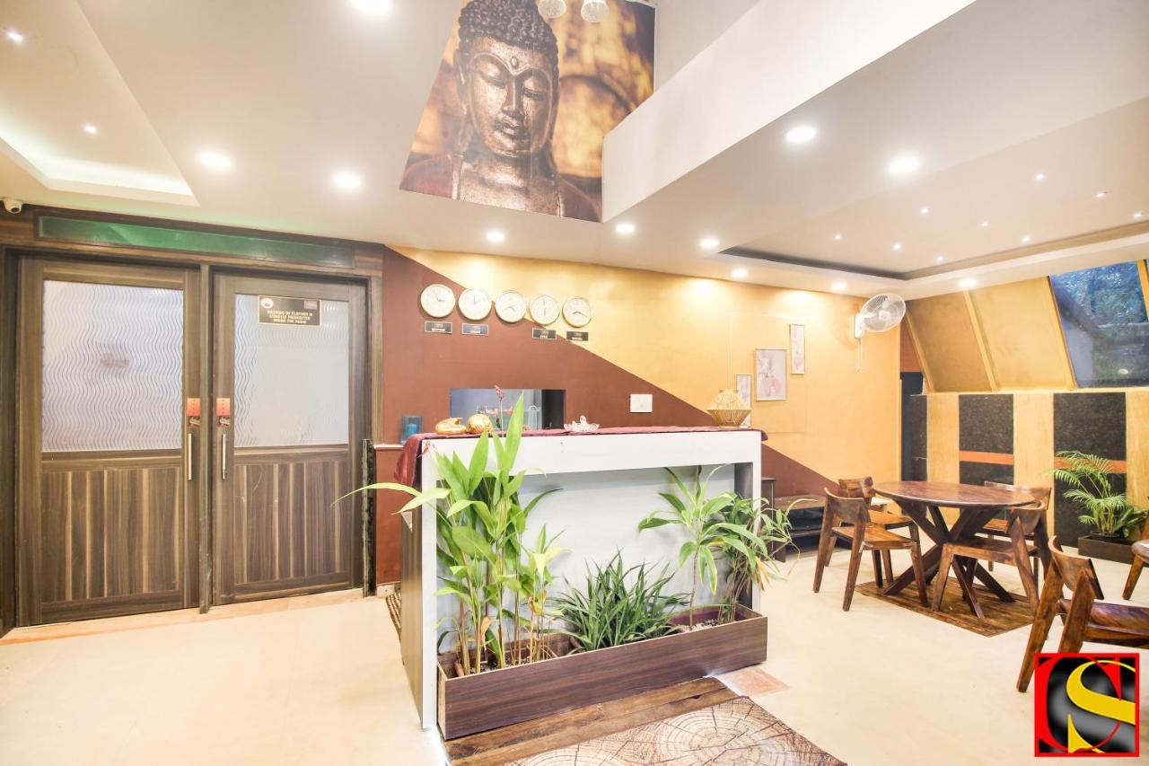 Отель Candolim Sands Экстерьер фото