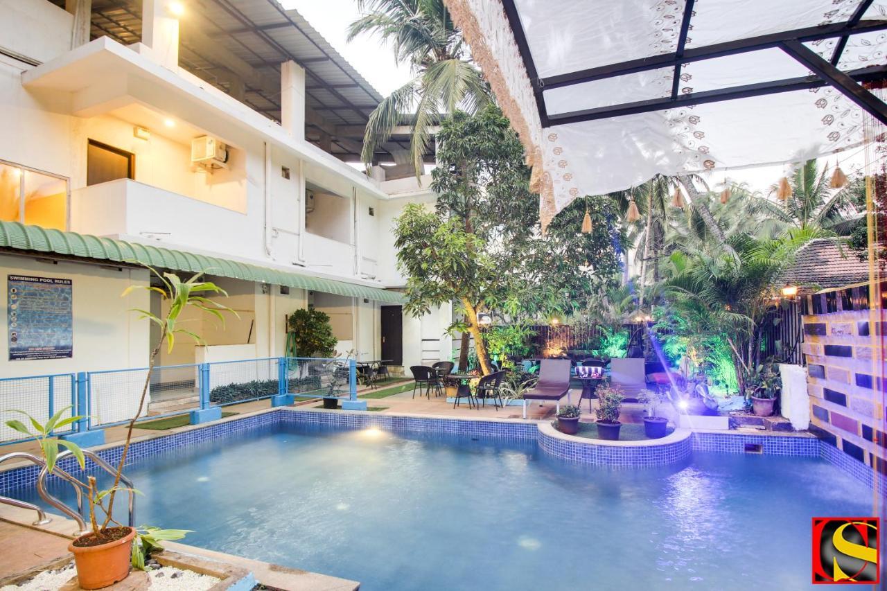 Отель Candolim Sands Экстерьер фото