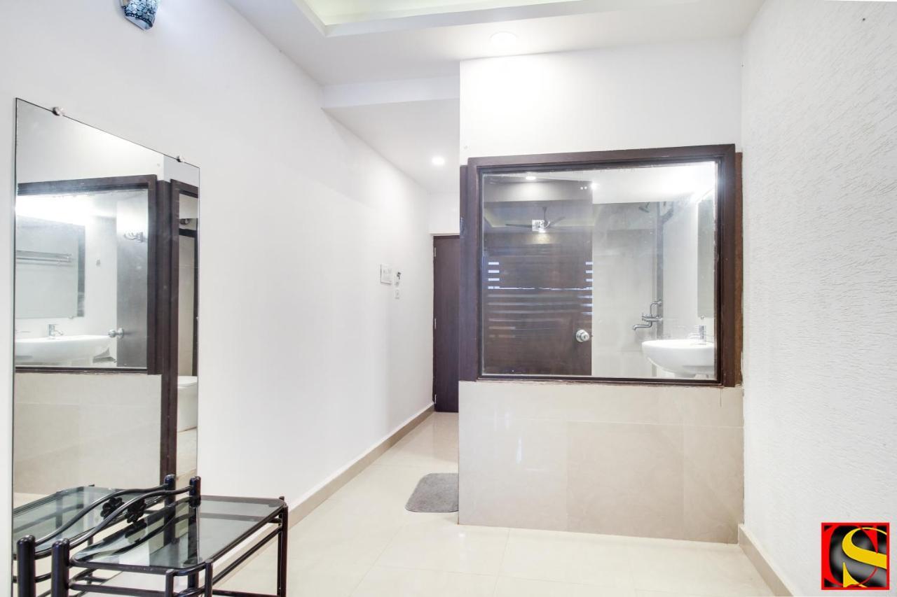 Отель Candolim Sands Экстерьер фото