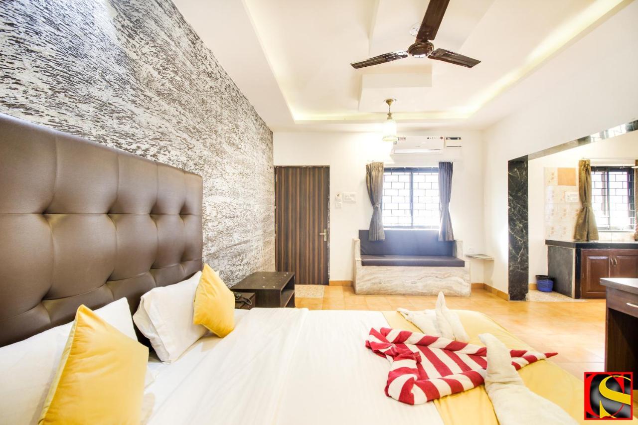 Отель Candolim Sands Экстерьер фото