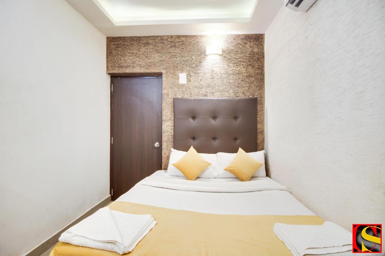 Отель Candolim Sands Экстерьер фото