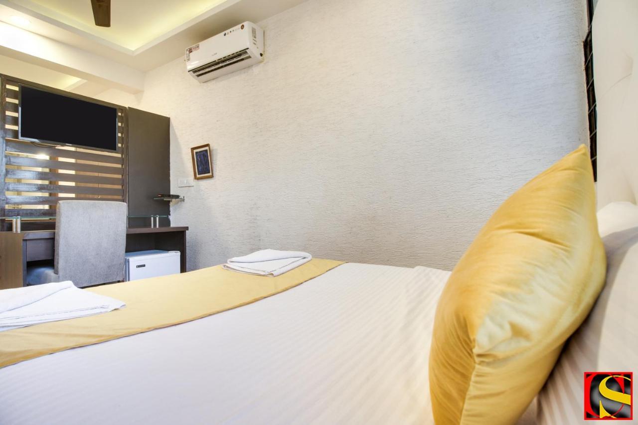 Отель Candolim Sands Экстерьер фото