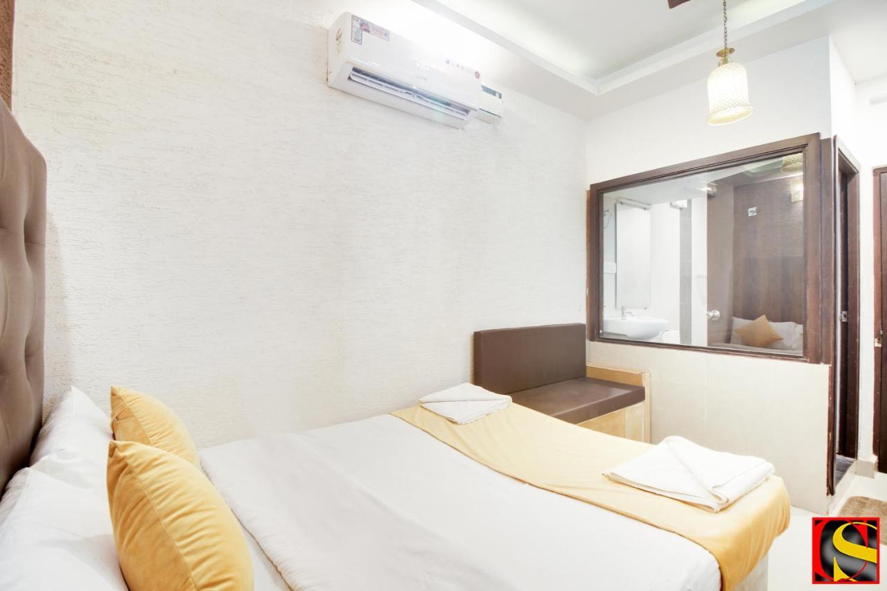 Отель Candolim Sands Экстерьер фото