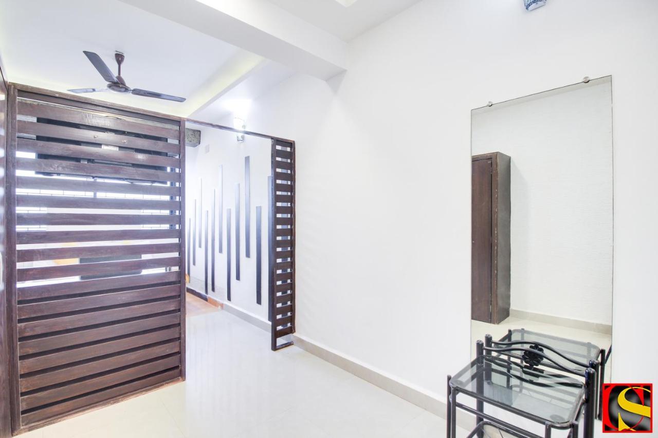 Отель Candolim Sands Экстерьер фото