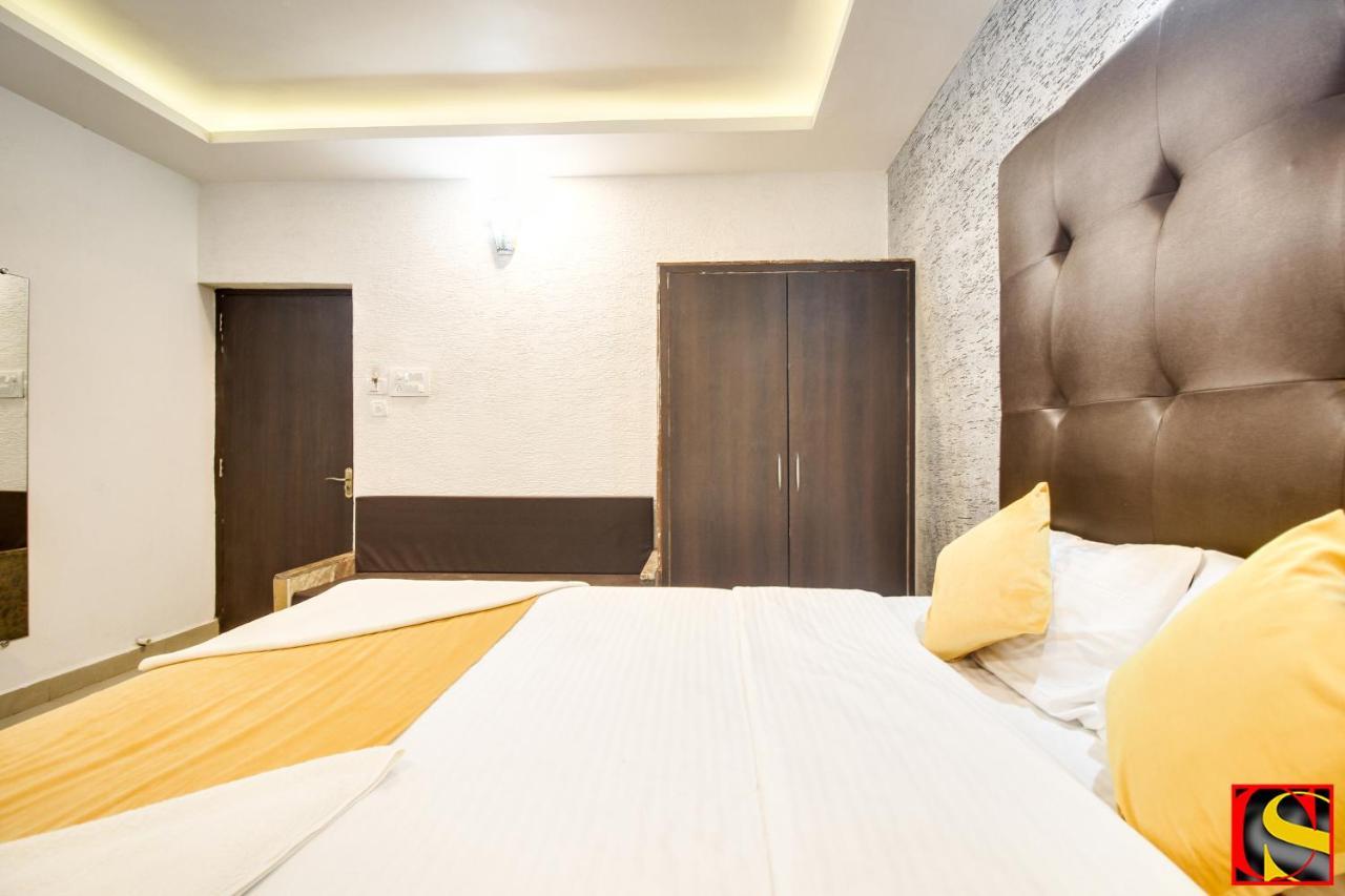 Отель Candolim Sands Экстерьер фото