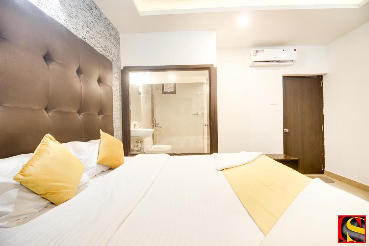 Отель Candolim Sands Экстерьер фото