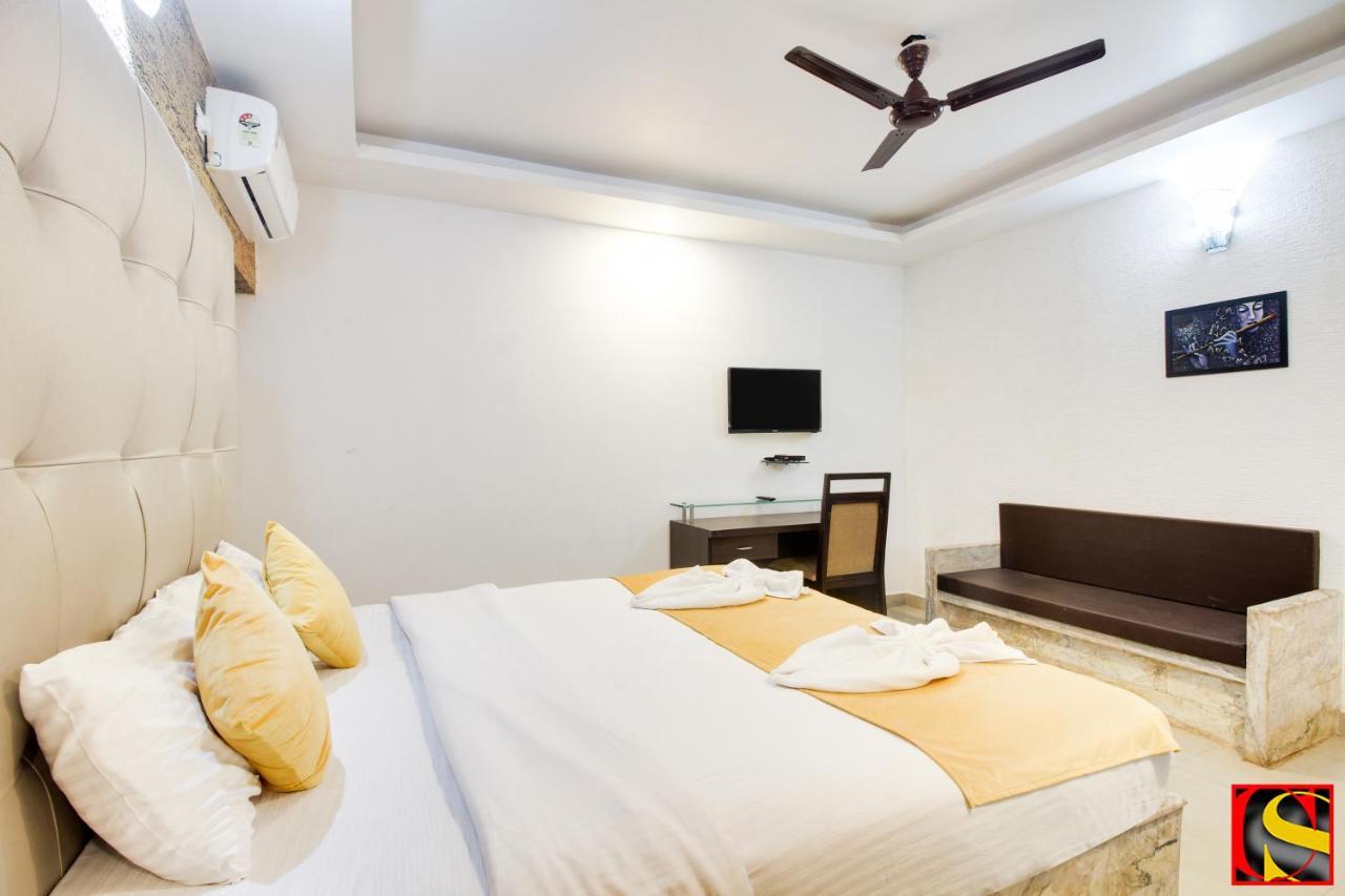 Отель Candolim Sands Экстерьер фото