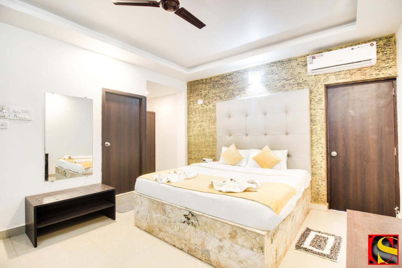 Отель Candolim Sands Экстерьер фото