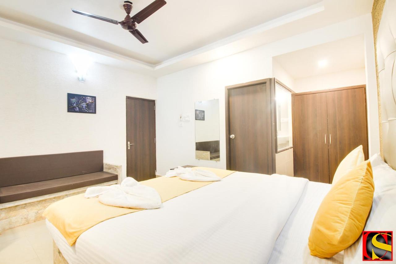 Отель Candolim Sands Экстерьер фото